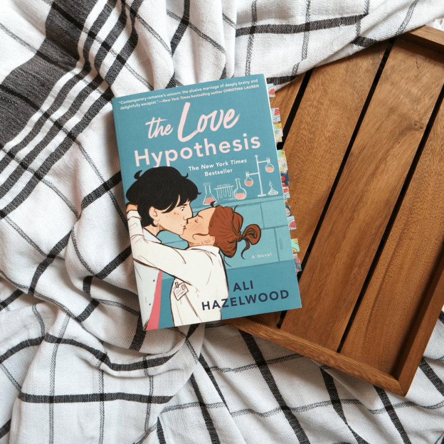 The+Love+Hypothesis+is+a+Feel-Good+Read