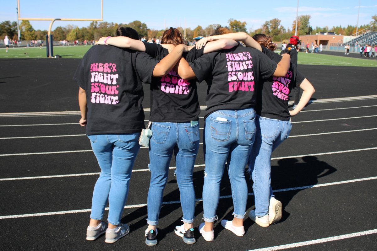 FCHS students show their support of breast cancer survivors and their dedication to ending breast cancer at the Harriet J. Parrish Breast Cancer Walk on Oct. 25. Photo courtesy of Fluco Journalism. 