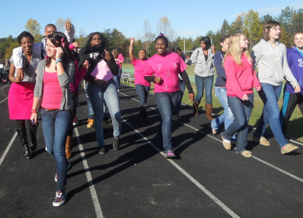 FCHS students at the 2022 Breast Cancer Walk