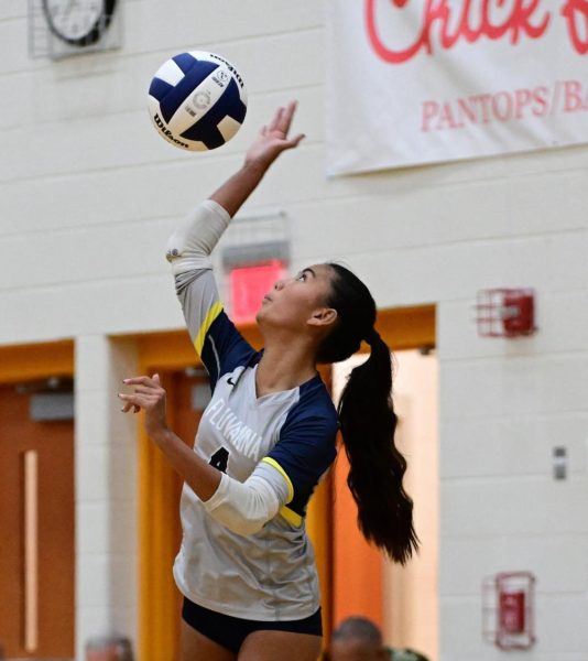 Junior Kaiya Wrigley at an FCHS varsity volleyball game at the FCHS gym. Photo courtesy of DH Sports Shots. 