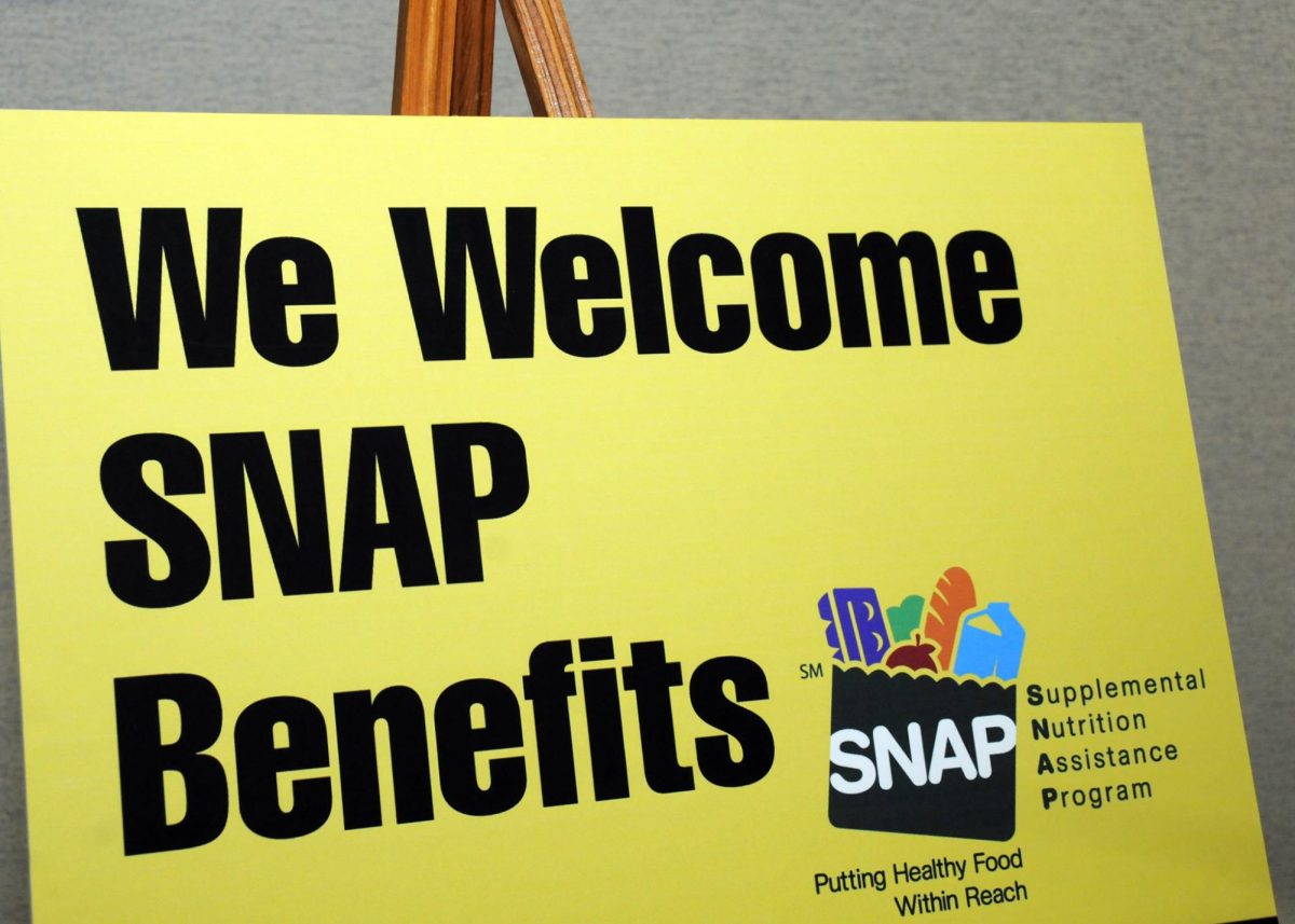 A SNAP (Supplemental Nutrition Assistance Program) sign from the US Department of Agriculture. Used according to the CC BY-ND 2.0 license. https://www.flickr.com/photos/usdagov/