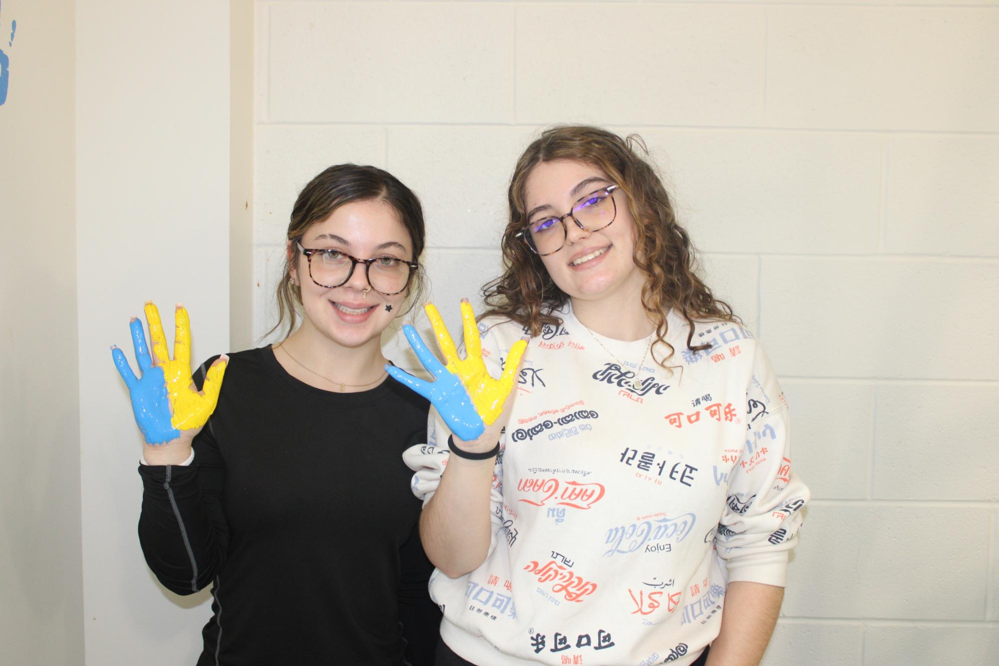 An Hour in... Senior Hand Prints